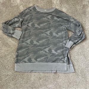 Old navy camo sweatshirt